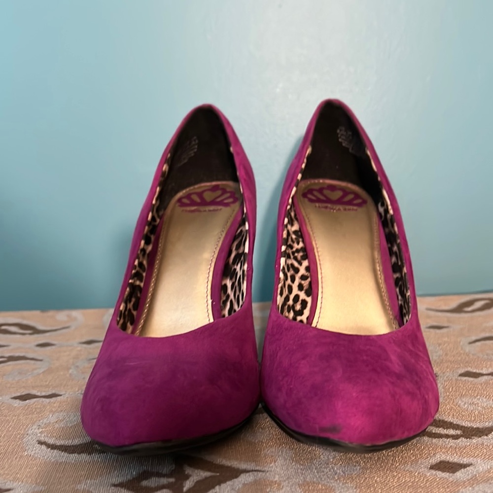 Fuchsia Fergalicious Pumps Size 9.5